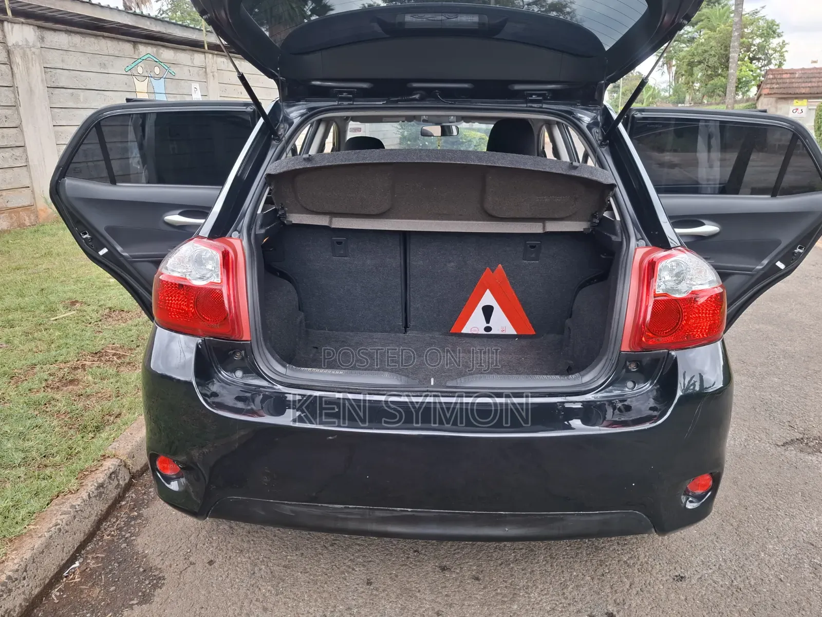 Toyota Auris 2012 Black