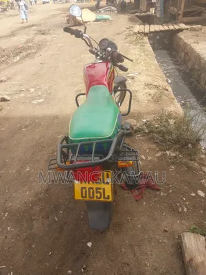 Honda CB 2025 Red