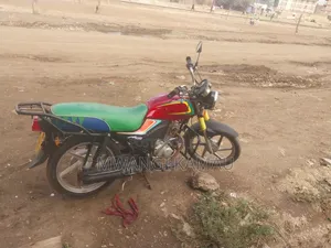 Honda CB 2025 Red
