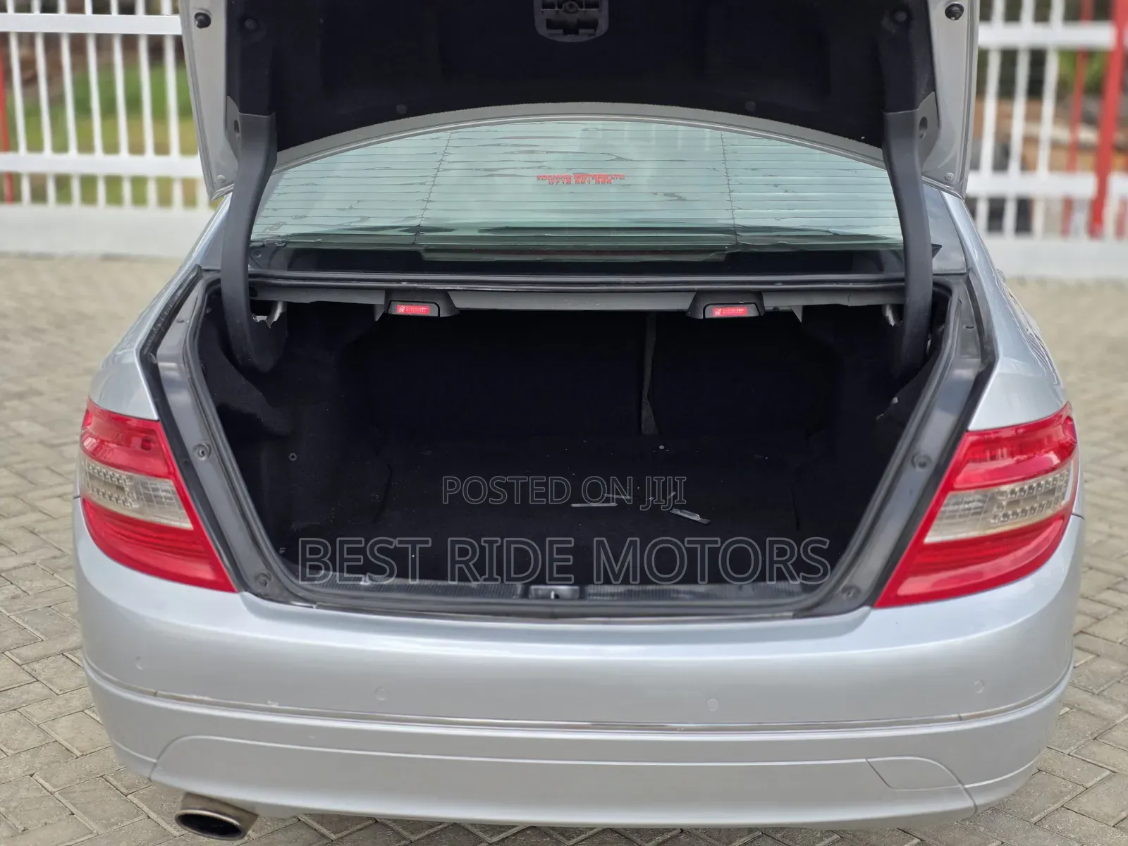 Mercedes-Benz C200 2011 Silver