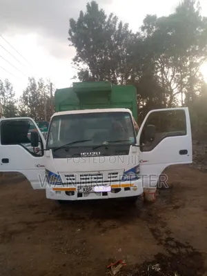 Isuzu Pickup 2015 White