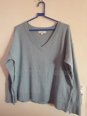 Light Blue v-Neck Knit Sweater