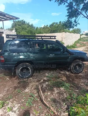 Toyota Land Cruiser 2001 Green