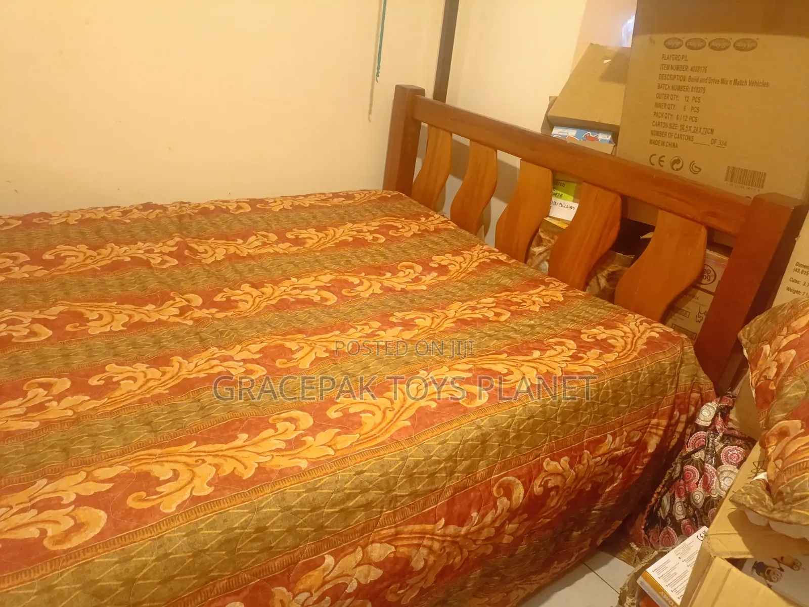 Queen Size Bed+5*6 Mattress
