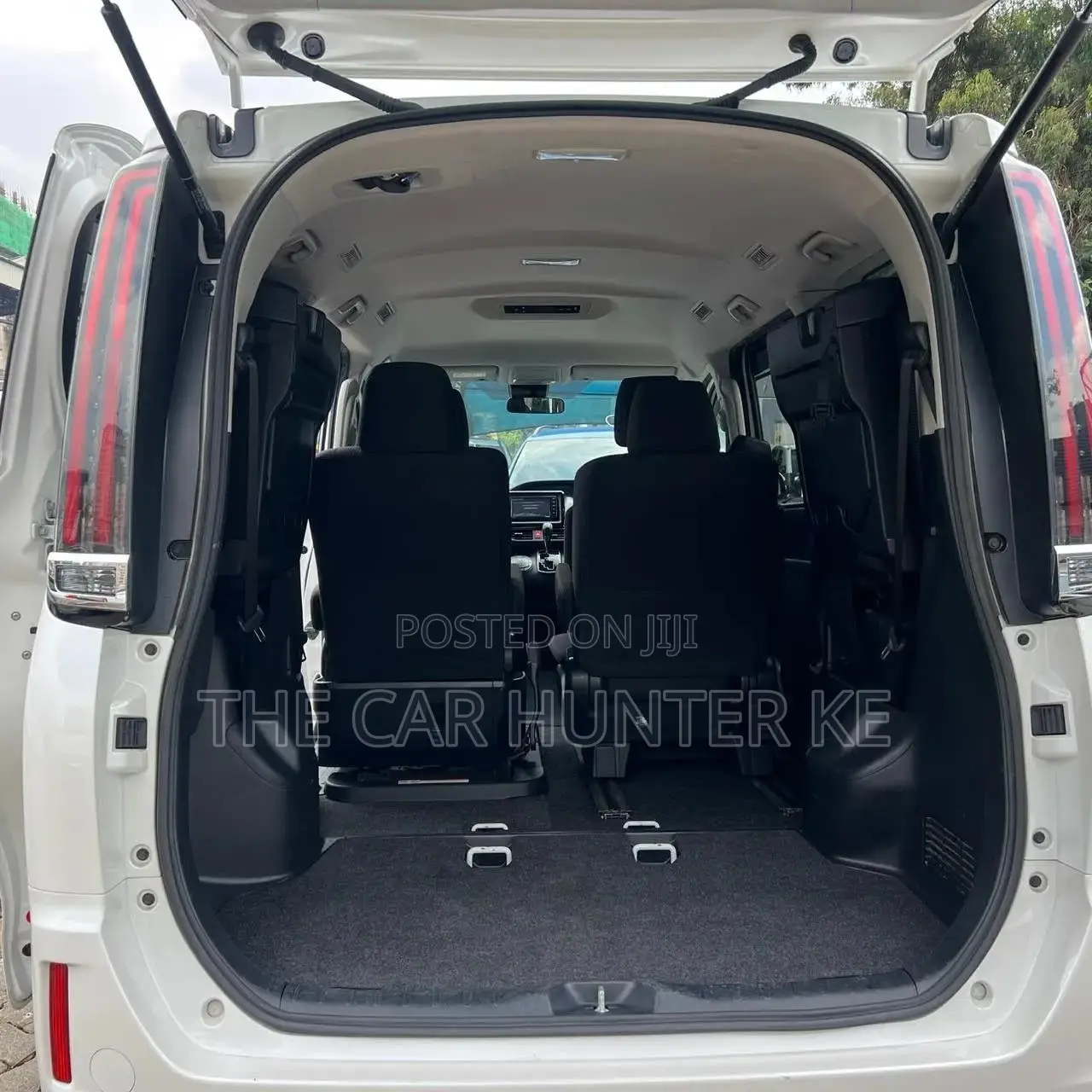 Toyota Noah 2020 White