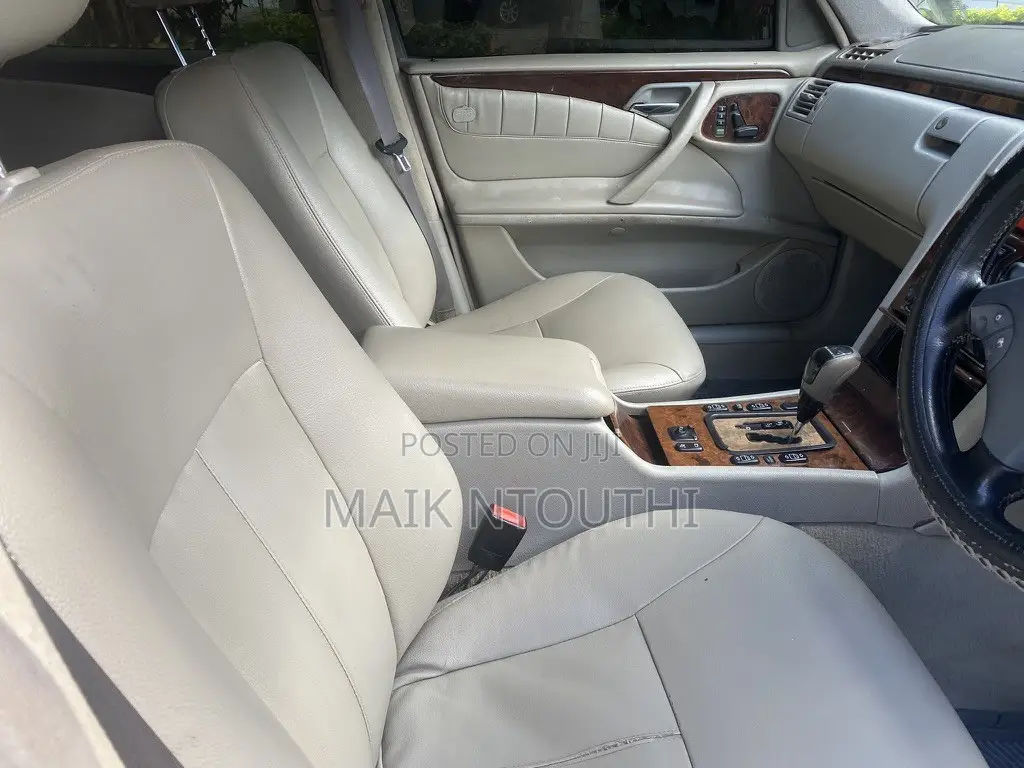 Mercedes-Benz E200 2000 Blue