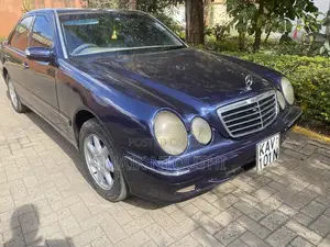 Mercedes-Benz E200 2000 Blue
