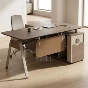 Modern Advanced Office Desk – Professional Workstation for Business