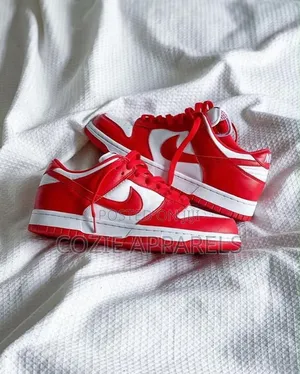 Nike Dunk Low "University Red"