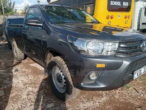 Toyota Hilux 2022 Gray