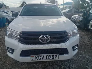 Toyota Hilux 2019 White