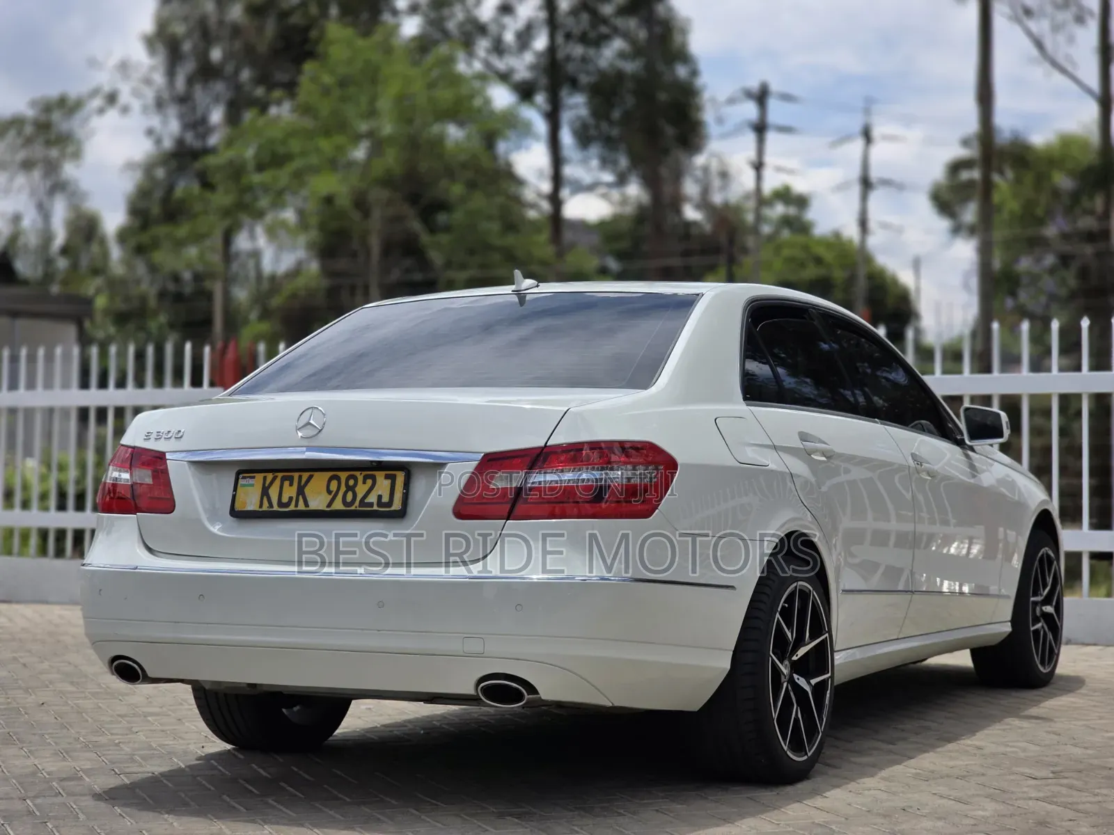 Mercedes-Benz E300 2011 White