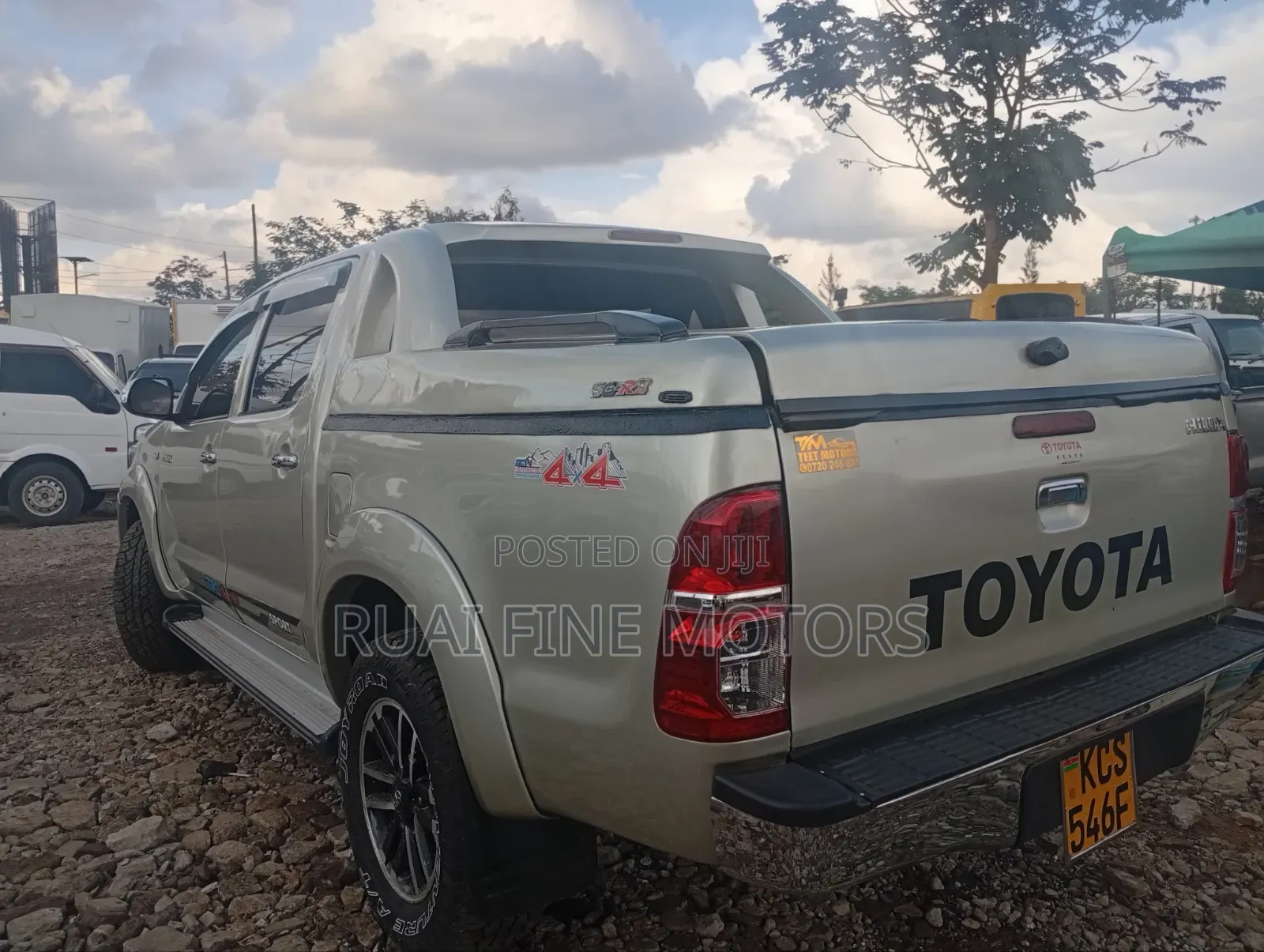 Toyota Hilux 2011 Silver