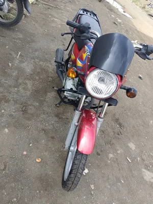 Bajaj Boxer 125 2025 Red