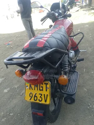 TVS HLX 125 2025 Red