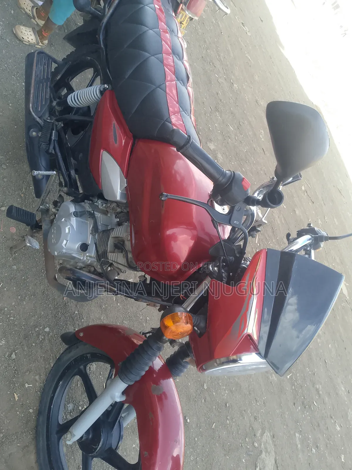 TVS HLX 125 2025 Red