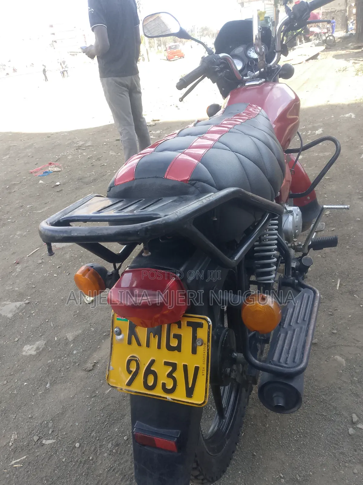 TVS HLX 125 2025 Red