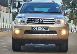 Toyota Fortuner 2012 Gold