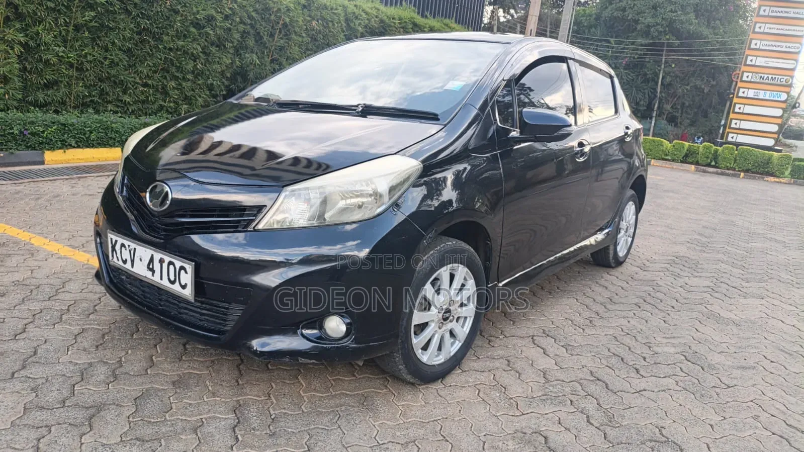 Toyota Vitz 2012 Black