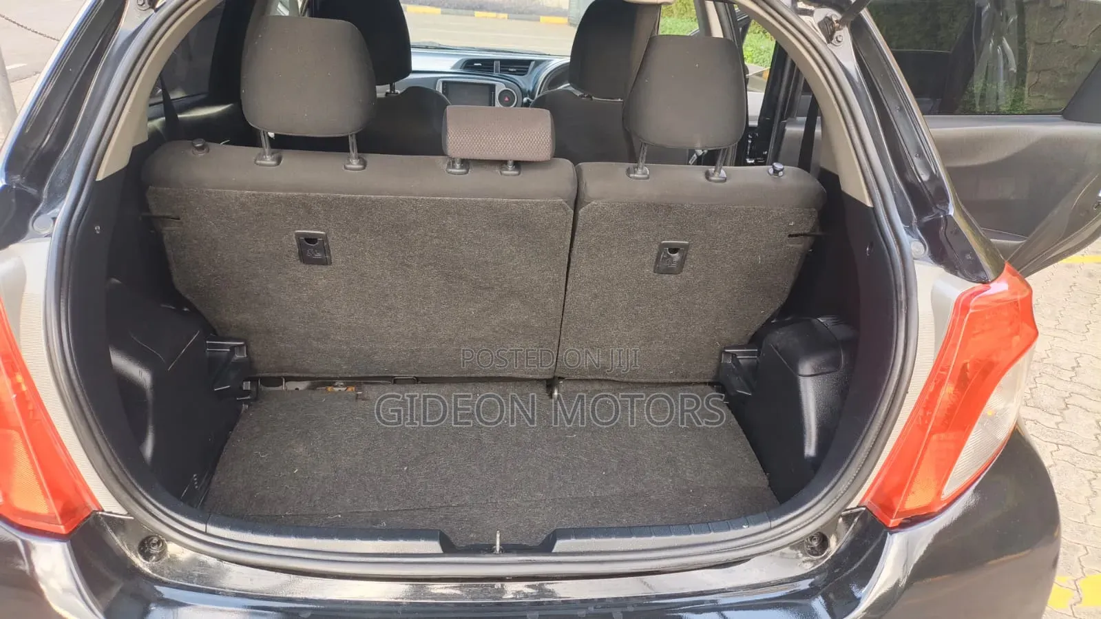 Toyota Vitz 2012 Black