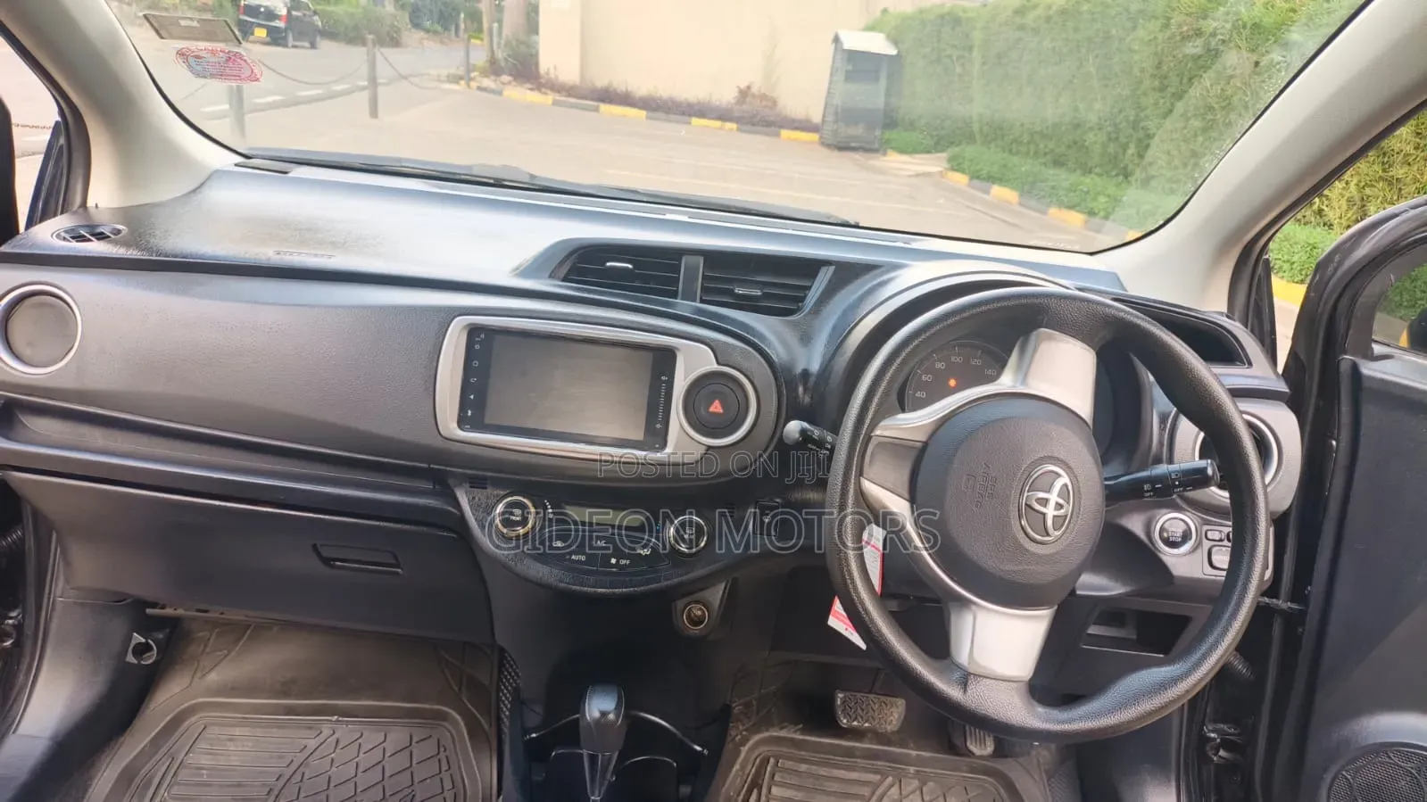 Toyota Vitz 2012 Black
