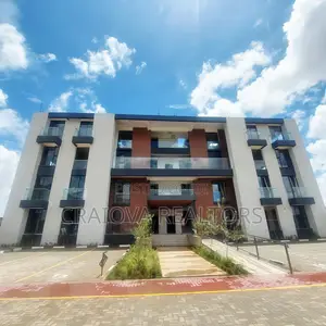 3bdrm Duplex in Hotel 67 Area for sale