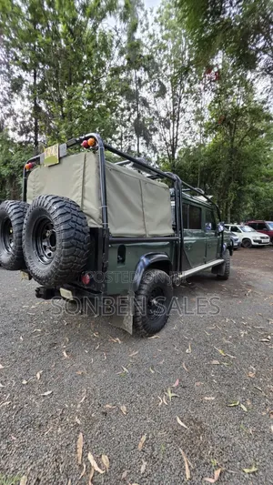 Land Rover Defender 1991 Green