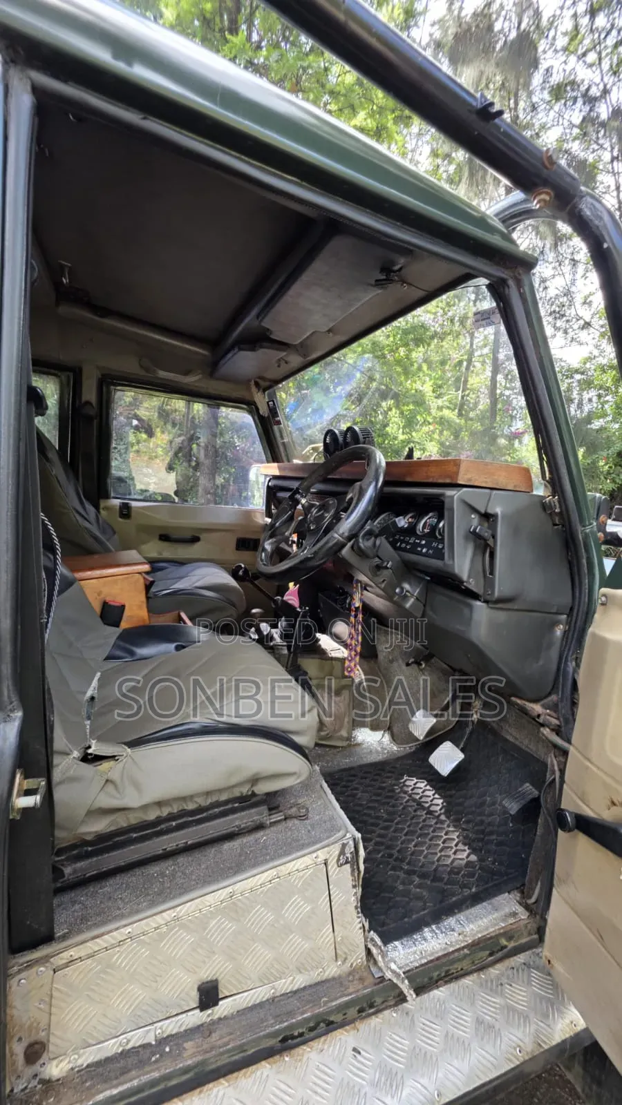 Land Rover Defender 1991 Green