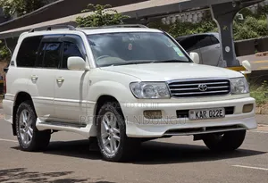 Toyota Land Cruiser 1999 White