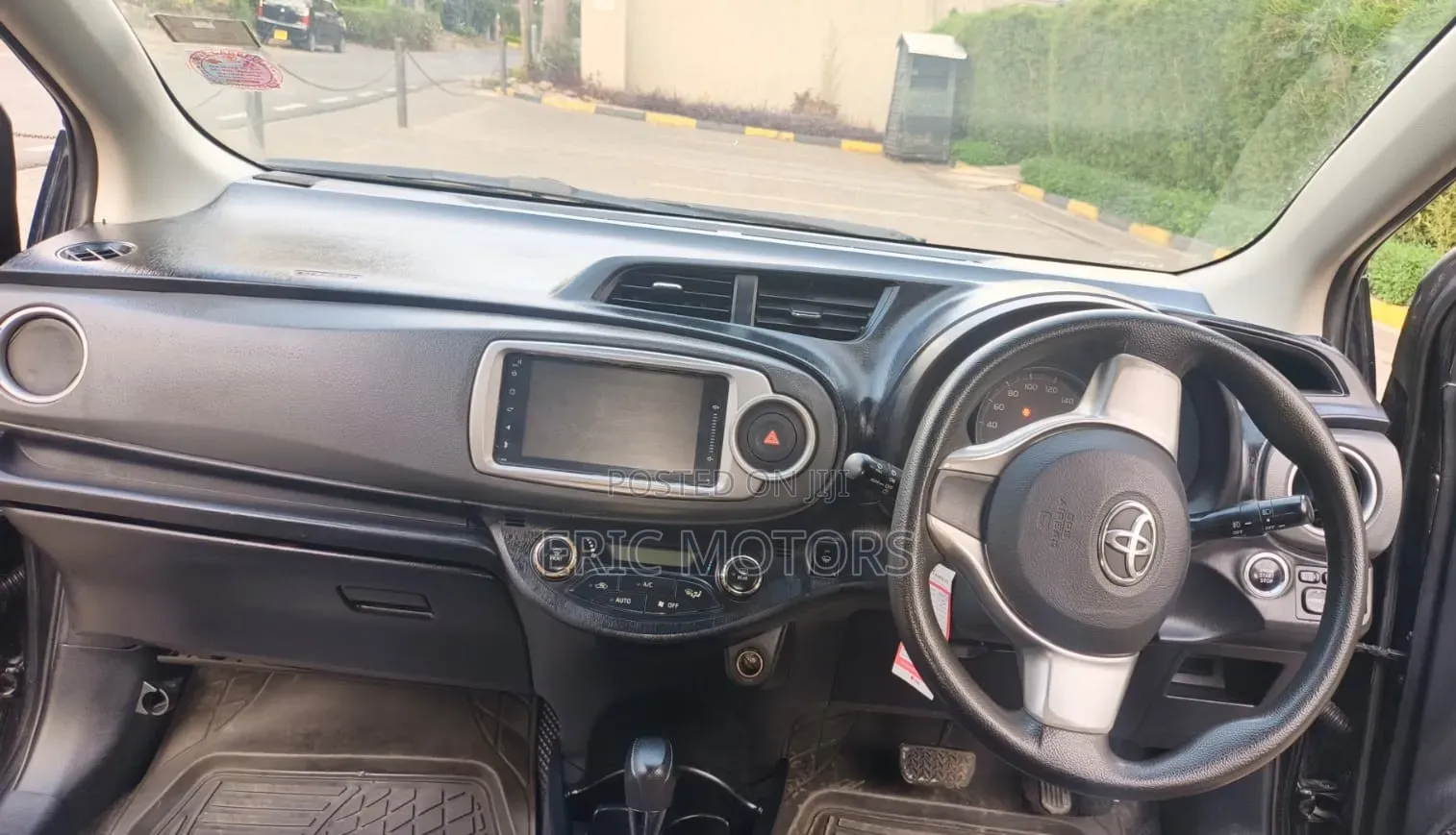 Toyota Vitz 2012 Black