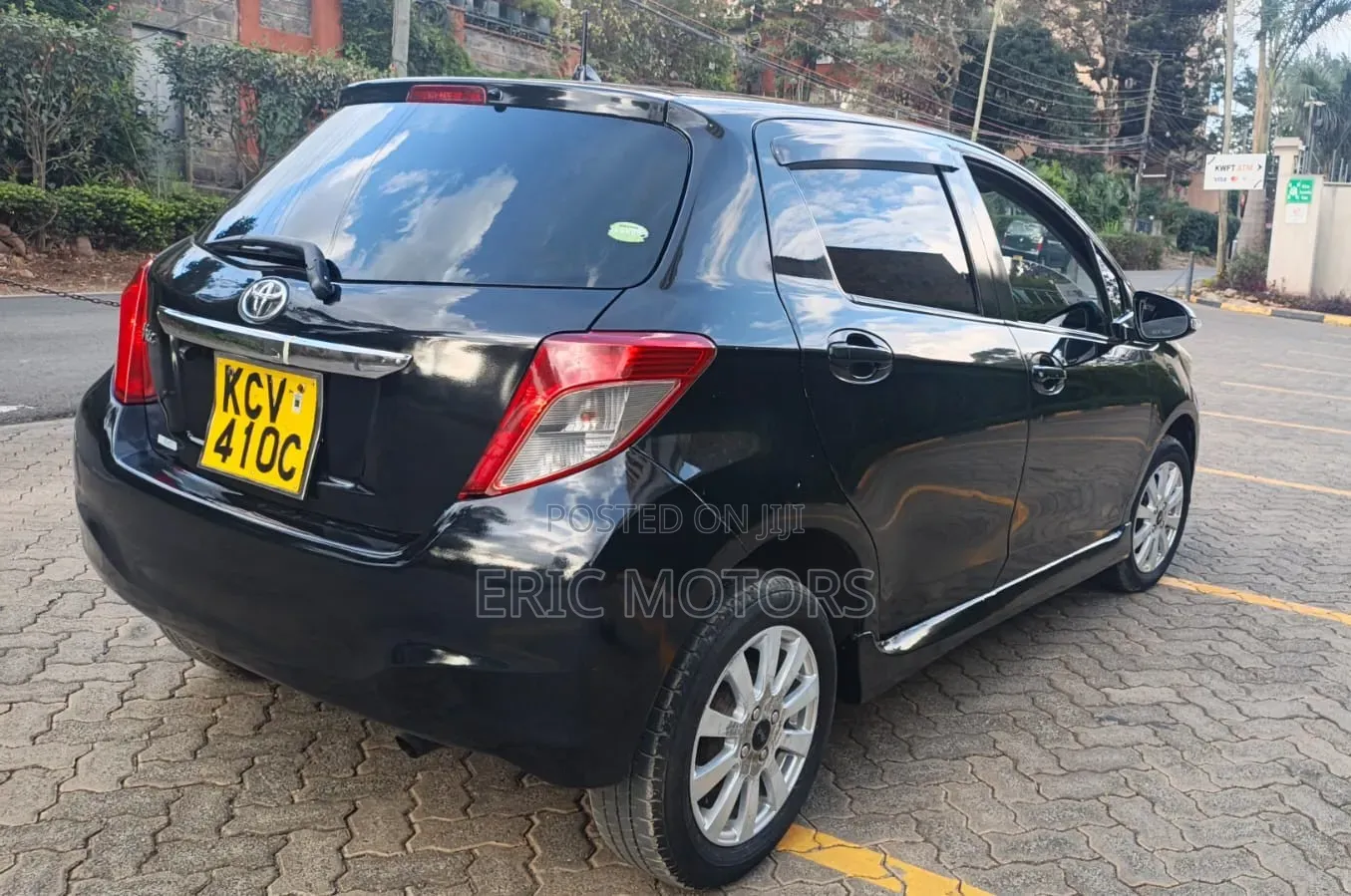 Toyota Vitz 2012 Black
