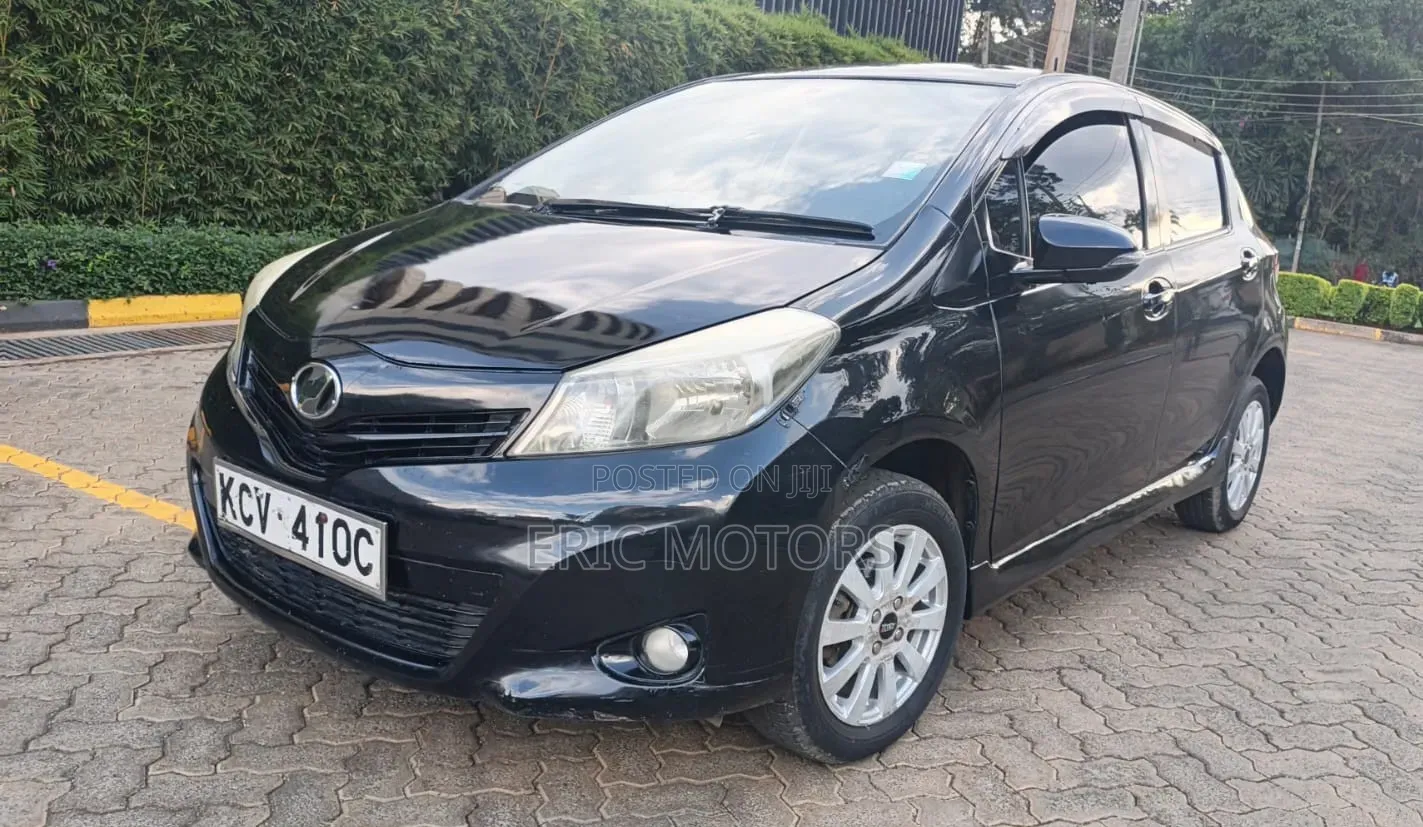Toyota Vitz 2012 Black