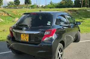 Toyota Vitz 2016 Black