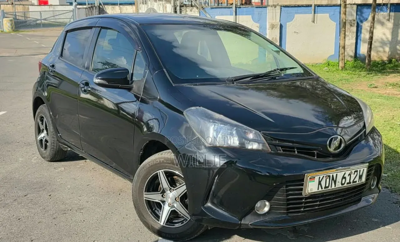Toyota Vitz 2016 Black