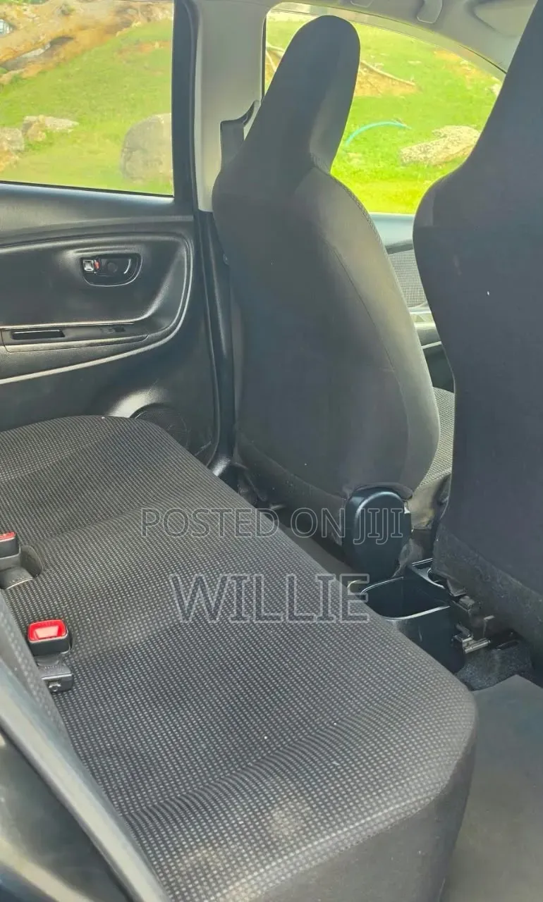 Toyota Vitz 2016 Black