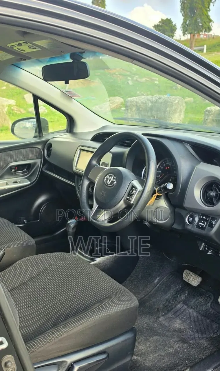 Toyota Vitz 2016 Black