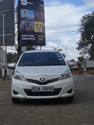 Toyota Vitz 2014 Burgundy