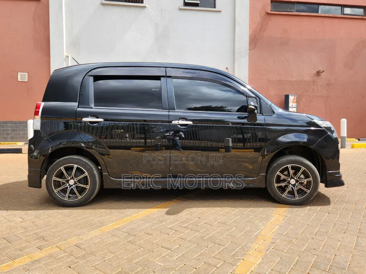 Toyota Spade 2017 Black