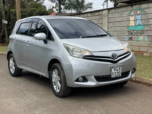 Toyota Ractis 2012 Silver