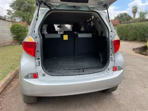 Toyota Ractis 2012 Silver