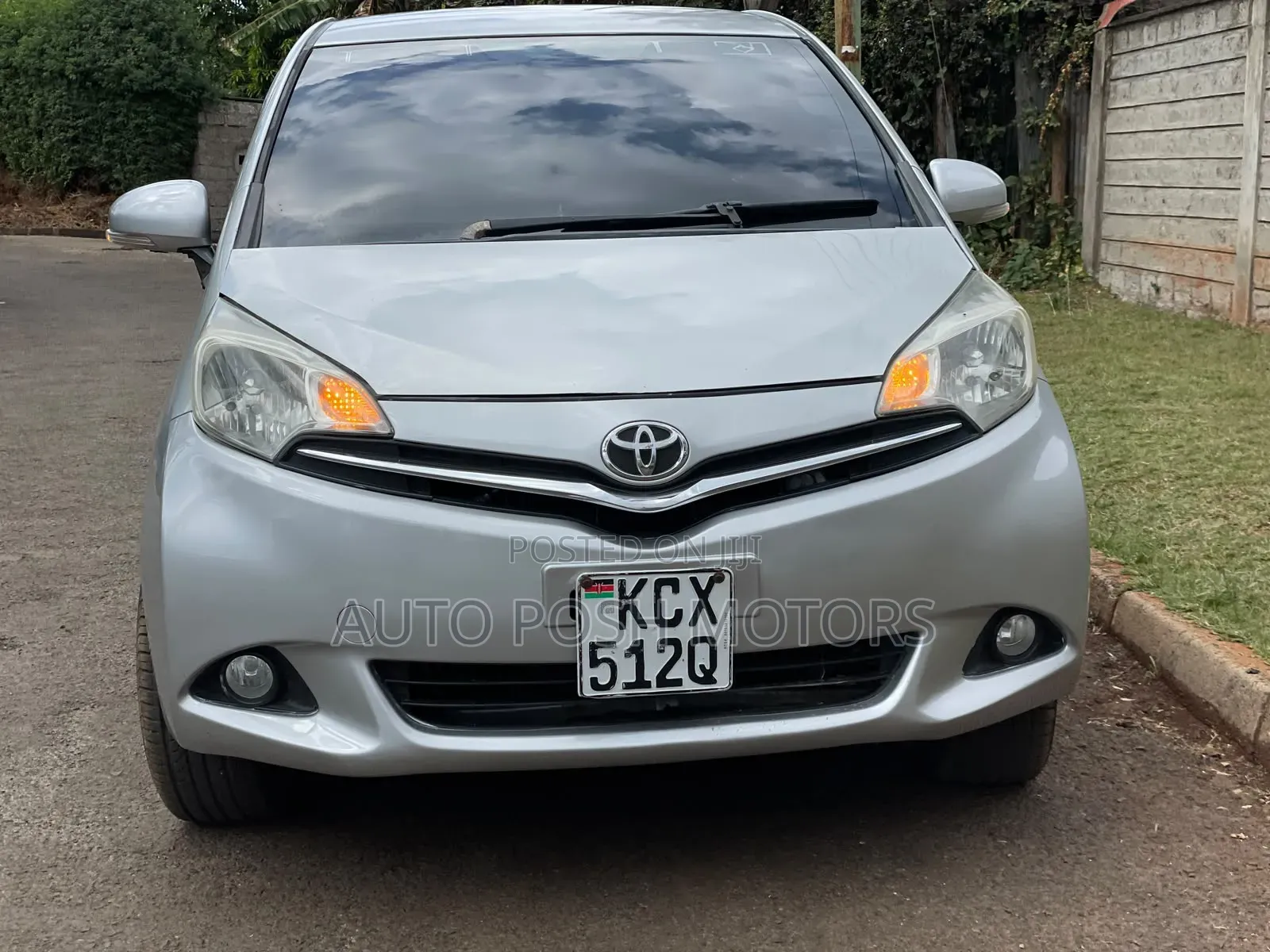 Toyota Ractis 2012 Silver