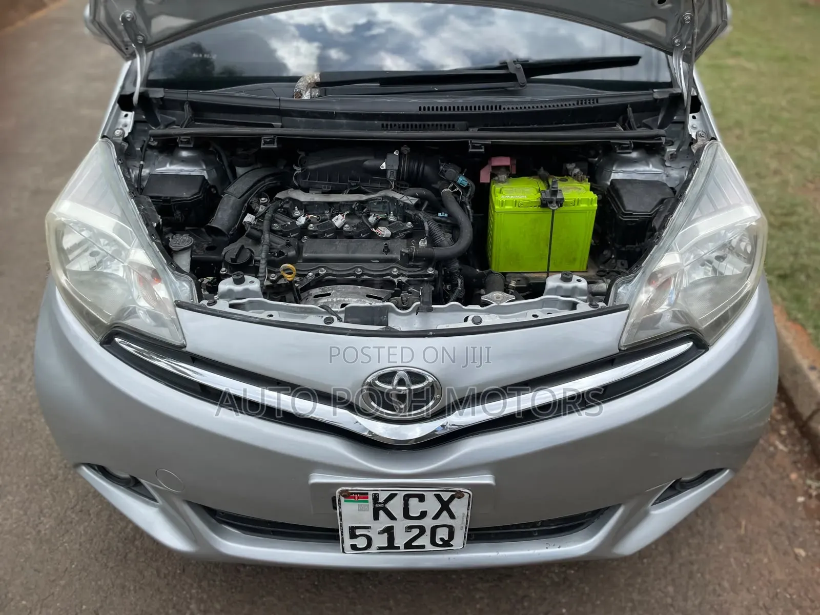 Toyota Ractis 2012 Silver