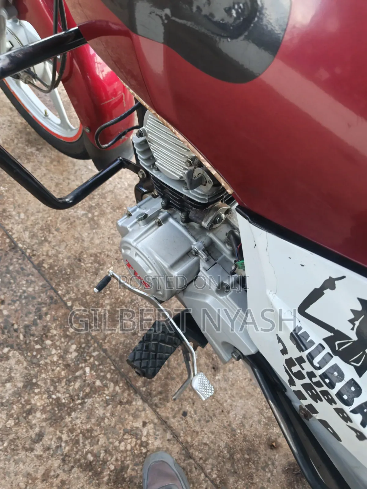 TVS HLX Plus ES 2024 Red