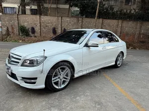Mercedes-Benz C200 2014 Pearl