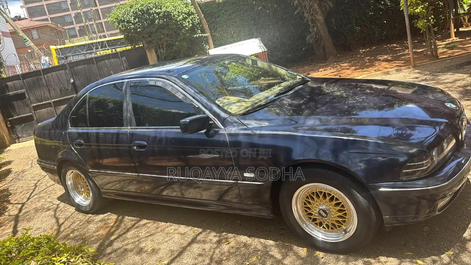 BMW 523i 2000 Blue