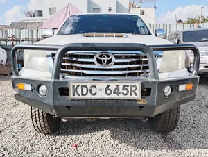 Toyota Hilux 2014 Off white