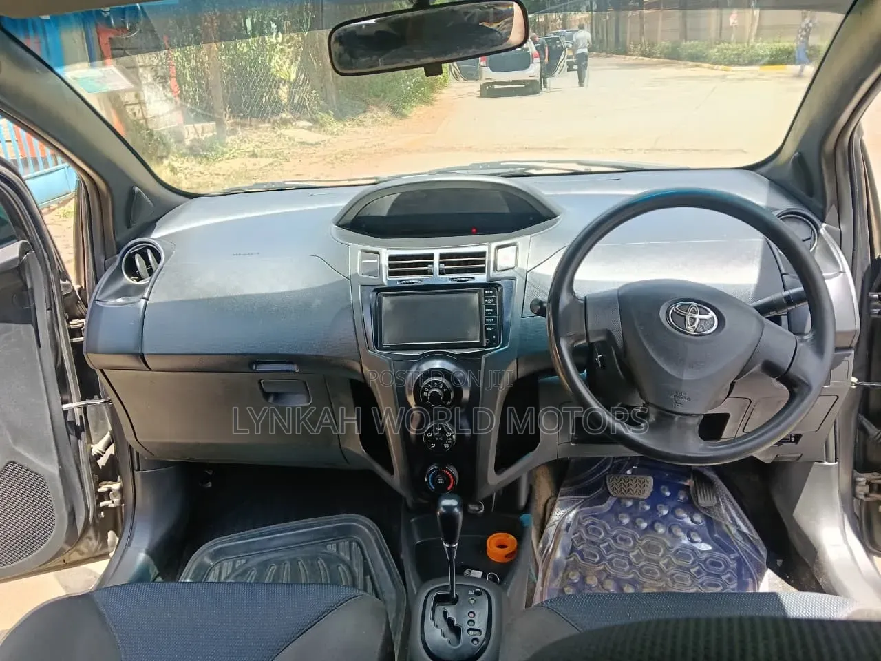 Toyota Vitz 2010 Gray