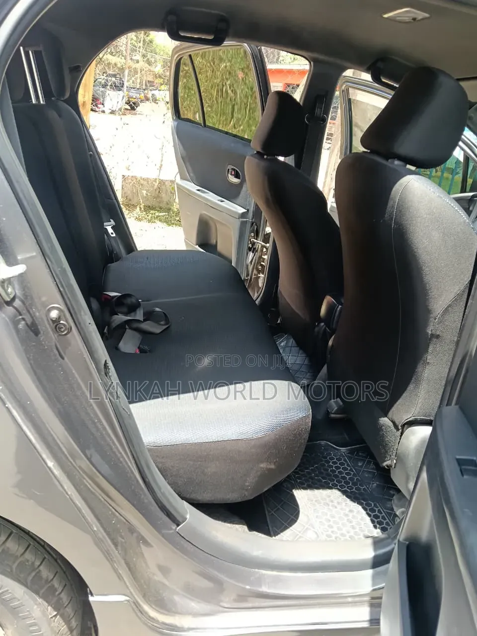 Toyota Vitz 2010 Gray