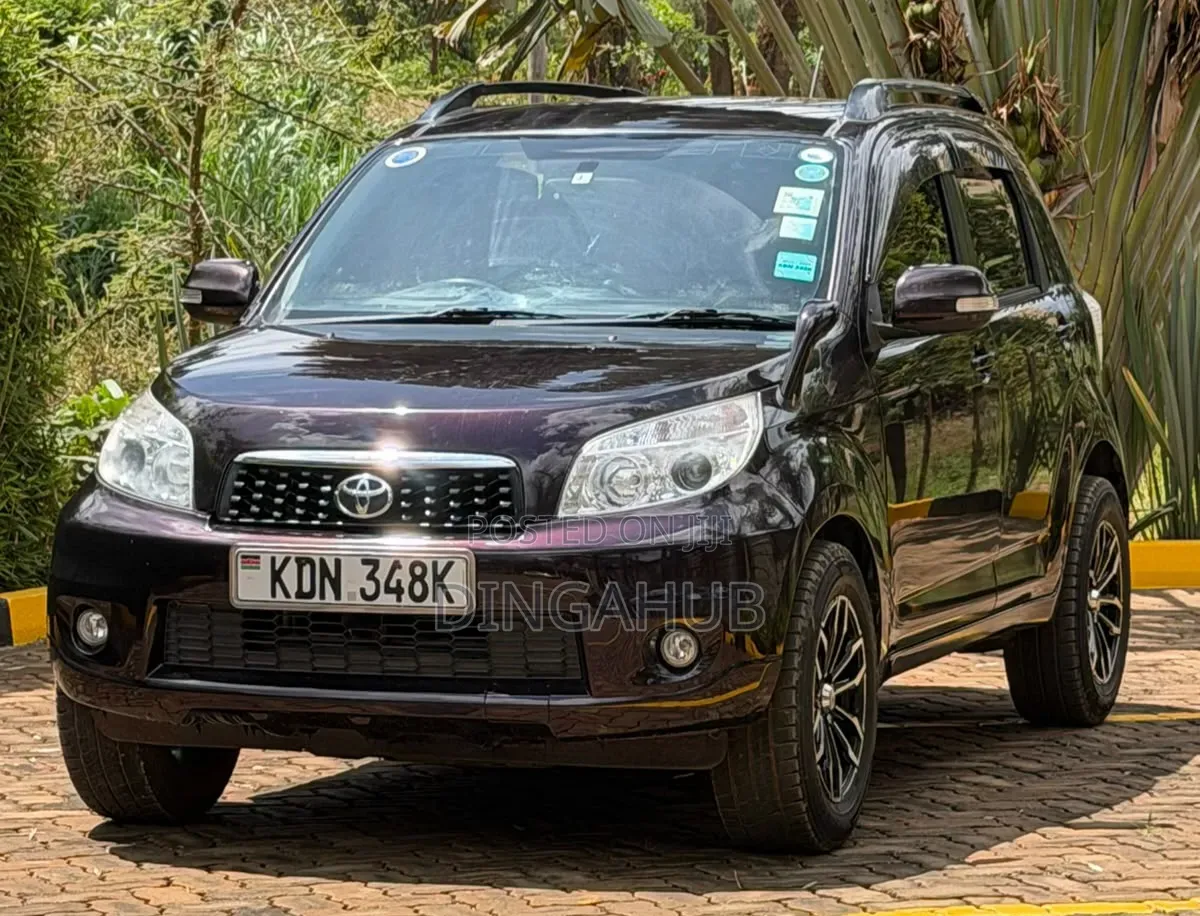 Toyota Rush 1.5 AWD 2016 Maroon