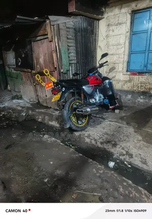 Bajaj Boxer 2025 Red